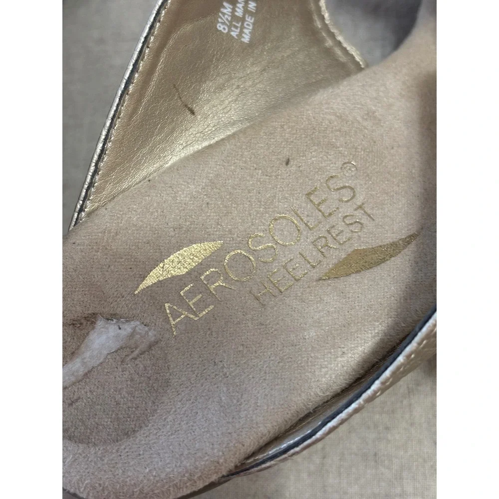 Aerosoles Thong Wedge Heel Sandals 8.5 Gold Metallic Slip On Comfort